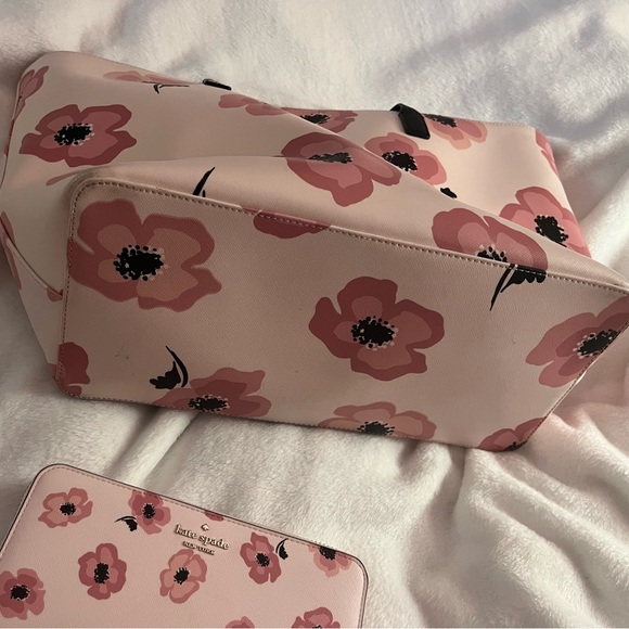 Kate Spade Purse and Matching Wallet - Picture 5 of 6